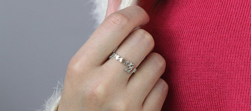 Why the Carrie Style Name Ring Is the Perfect Choice for Personalization