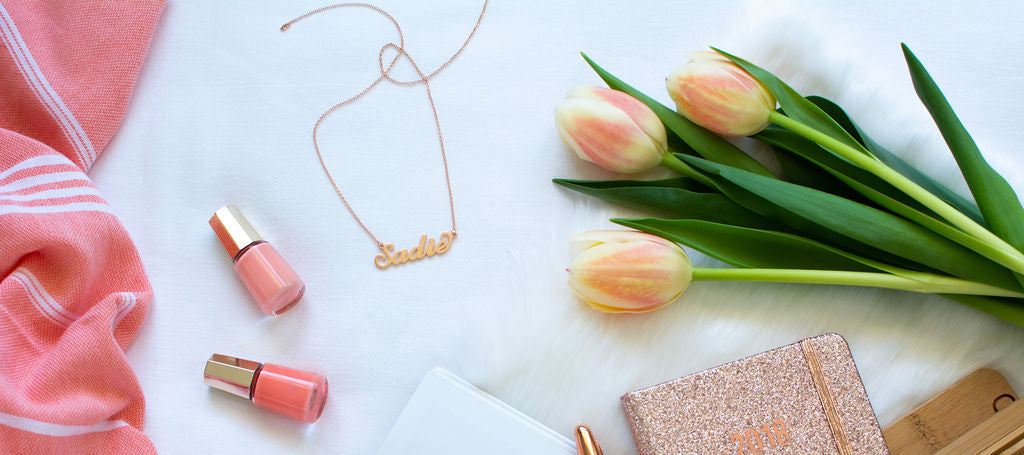 Carrie Style Name Necklace: The Perfect Accessory for Every Woman