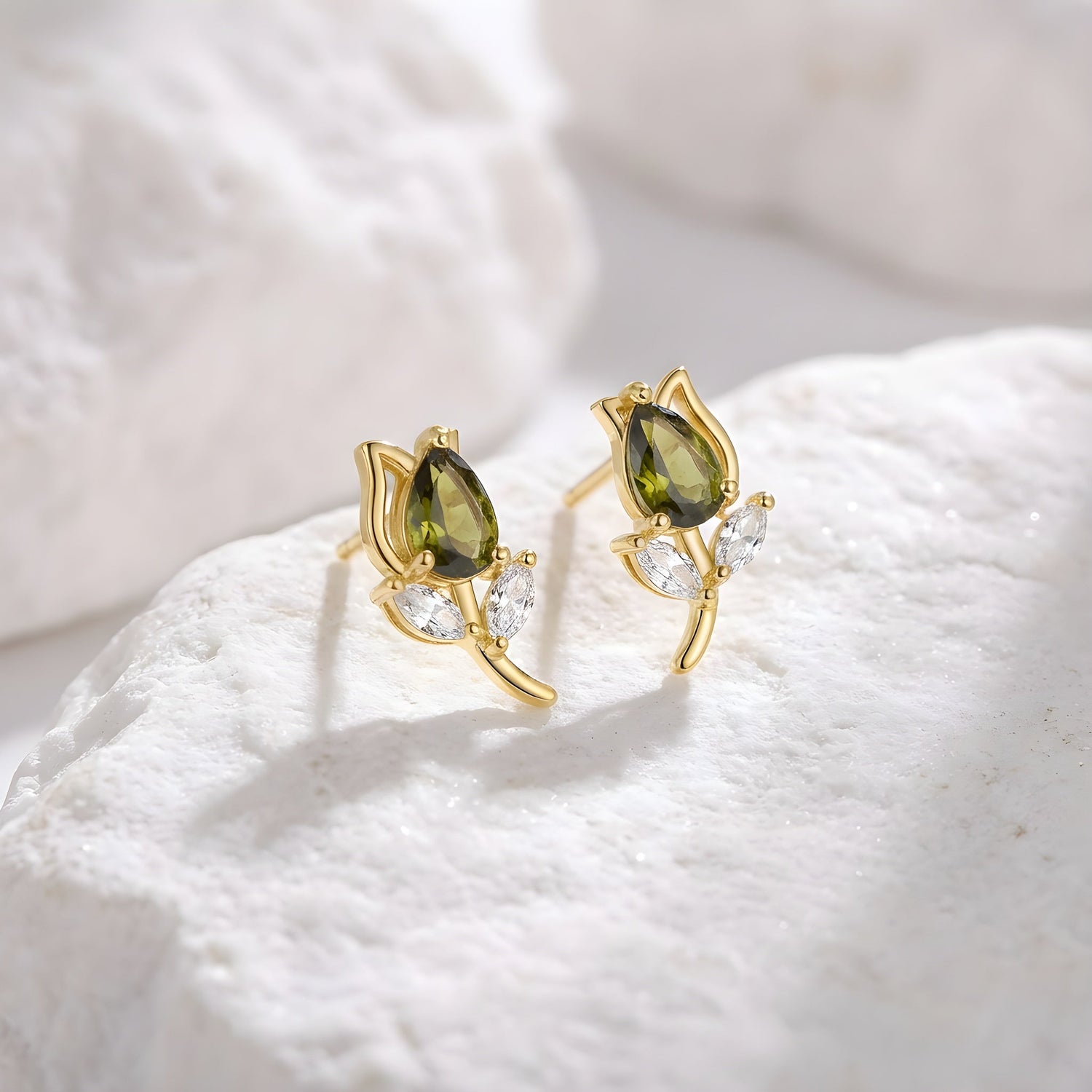 Tulip Stud Earrings - United Bracelets